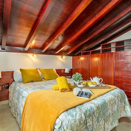 Luxury Plaza Fortuny * Granada